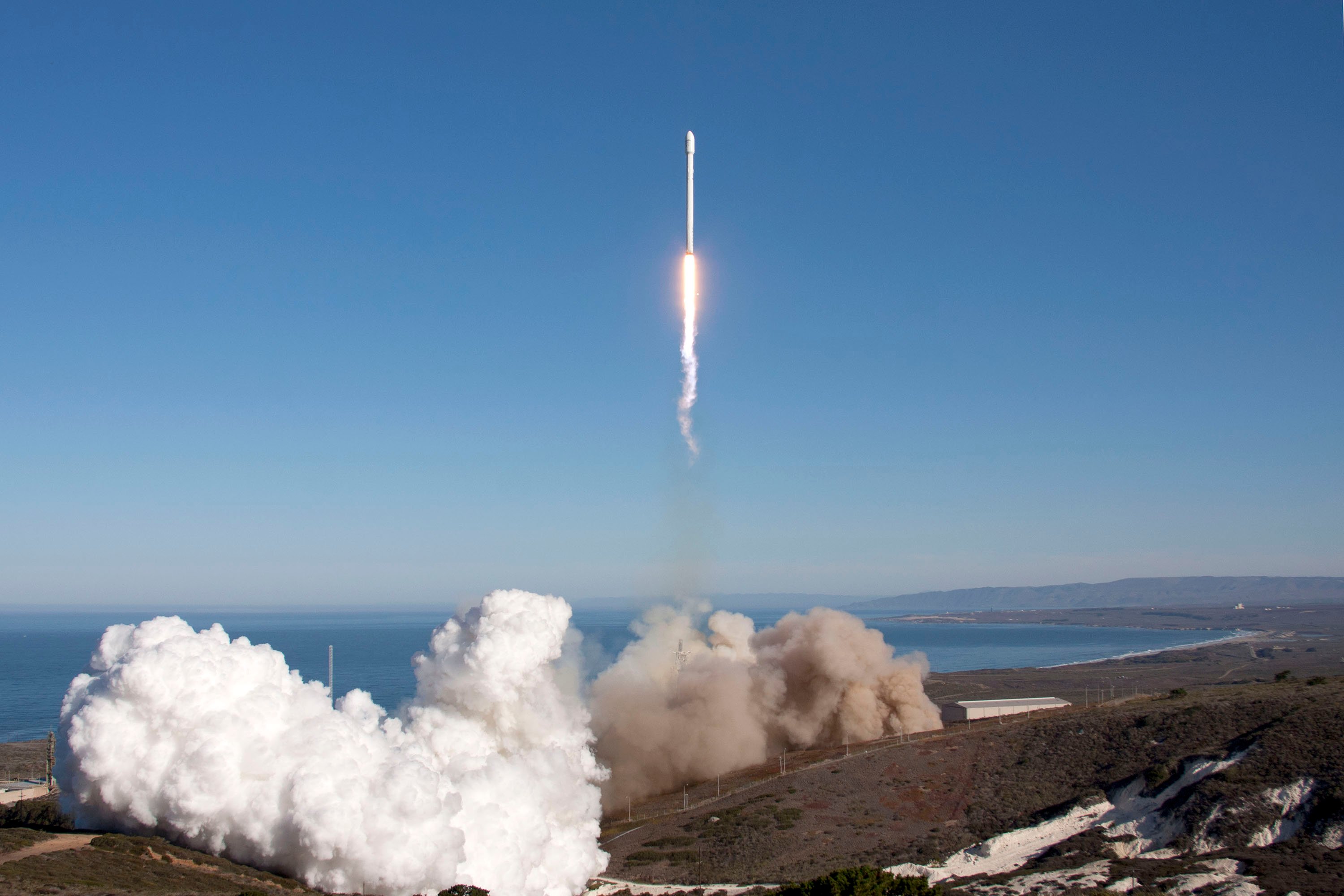 SpaceX to launch satellite from Vandenberg AFB next week